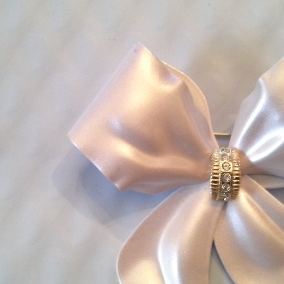 Pink Bow Crystal Rhinestone Brooch Pin -HOST PICK - Picture 3 of 8